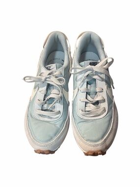 Nike Waffle Debut Sneakers Glacier Blue Gum Sole Women’s Size 8